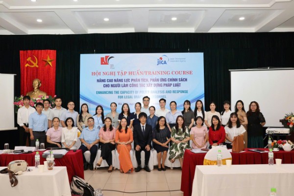 Tổ chức thành công Hội nghị tập huấn nâng cao năng lực phân tích, phản ứng chính sách cho người làm công tác xây dựng pháp luật